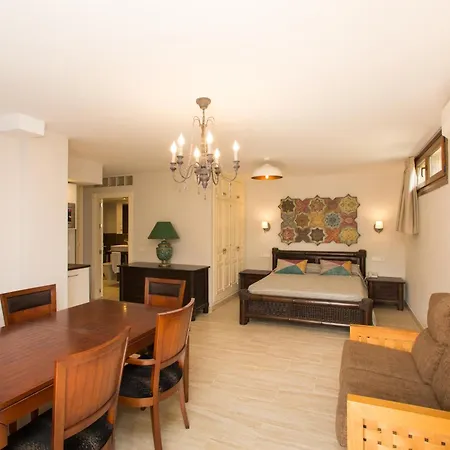 Lomas De * 마르베야