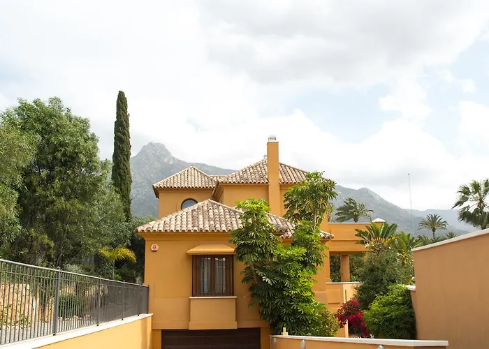 Lomas De *